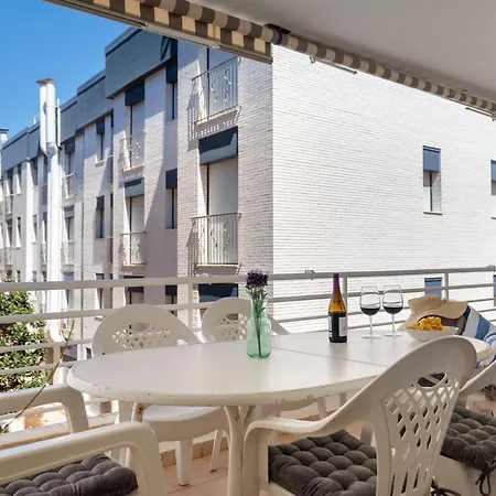 Lets Holidays White Apartment With Terrace, Ac, Parking, Near Beach-2