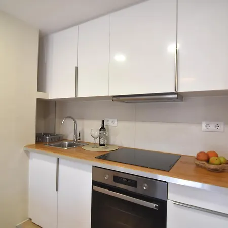 Rnet - Apartments Roses Centre-3
