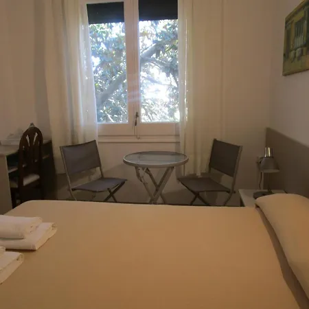 Hotel Apartaments Gesoria Porta Ferrada-2