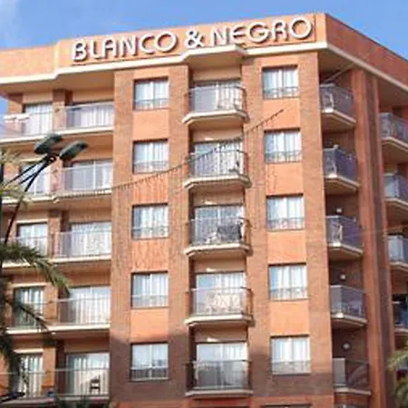 Blanco Y Negro Apartments-3