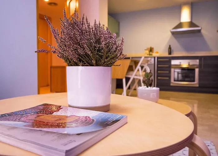 Huisdiervriedelijke Two Bedroom Stylish Studio, 5 Minutes Walk From The Beach Lloret de Mar