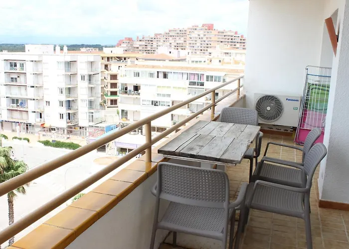 Beautiful Apartment In Front Of Beach, Pool, View Roses