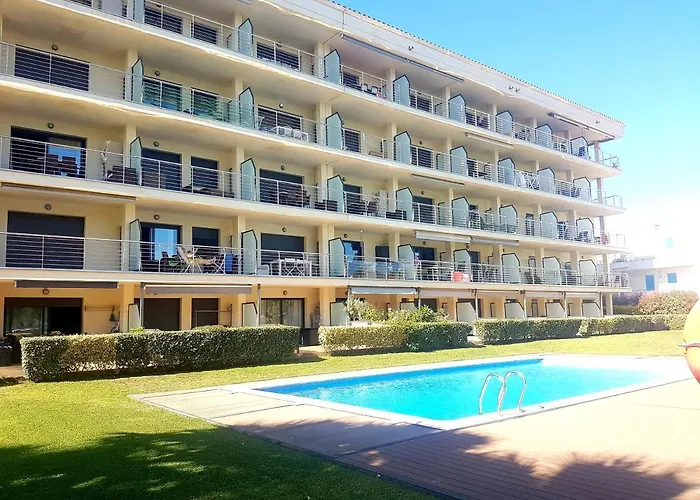 Pet friendly Beautiful Apartment 75M2 With View At The Beach, Pool, Parking Roses