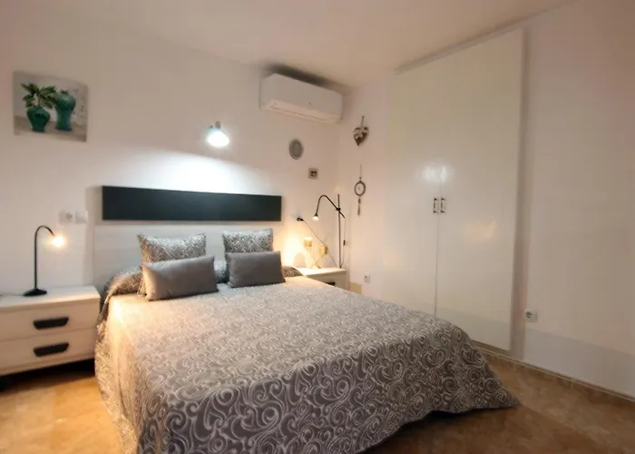 Haustierfreundliches Apartment With Balcony Close To The Beach Lloret de Mar