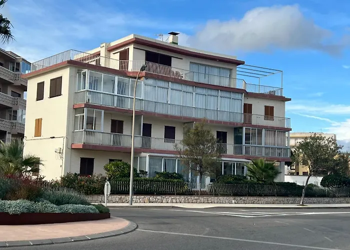 Pet friendly Beautiful Apartment, Sunny Terrace, Top Floor With Beach View Or Ground Floor With Terrace Roses