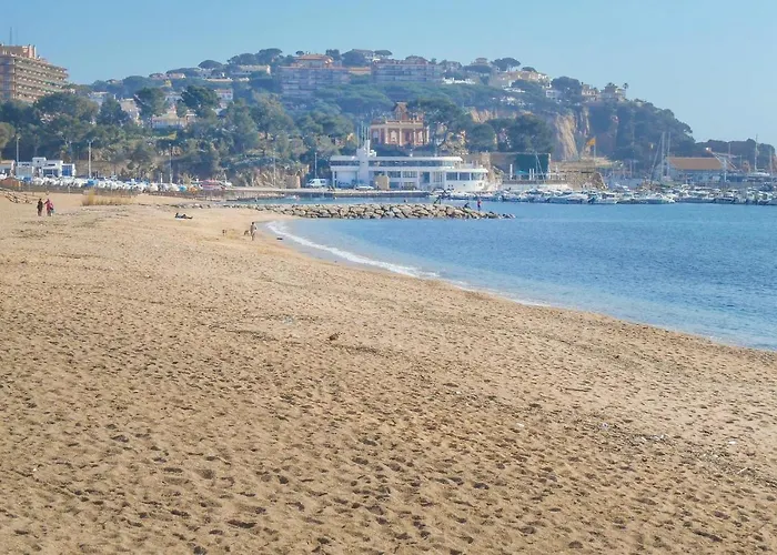 1 Bedroom Cozy Apartment In Sant Feliu de Guíxols