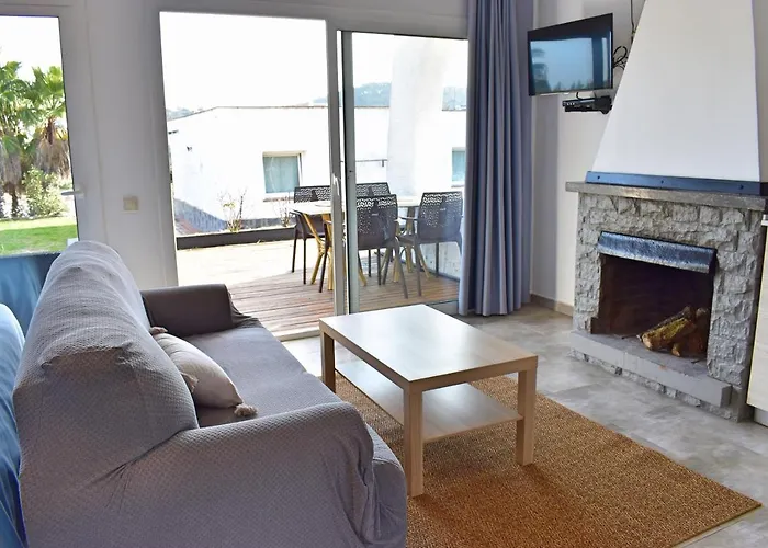 Lloret de Mar Vacation Rentals near Flughafen Ostende-Brügge Airport (OST)