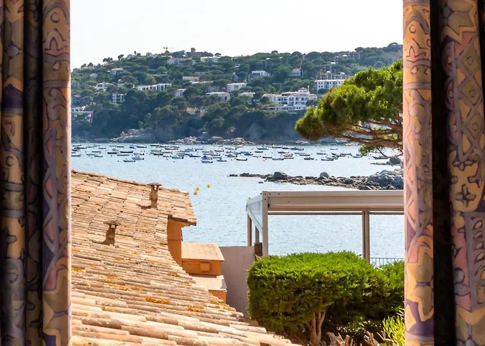 Calella De Palafrugell hotels near Josep Pla Foundation