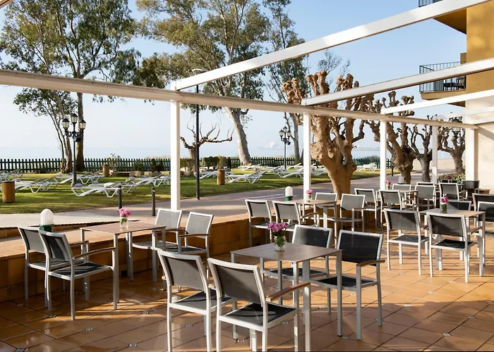 Roses Hotels With Pool near Aquabrava Open 5