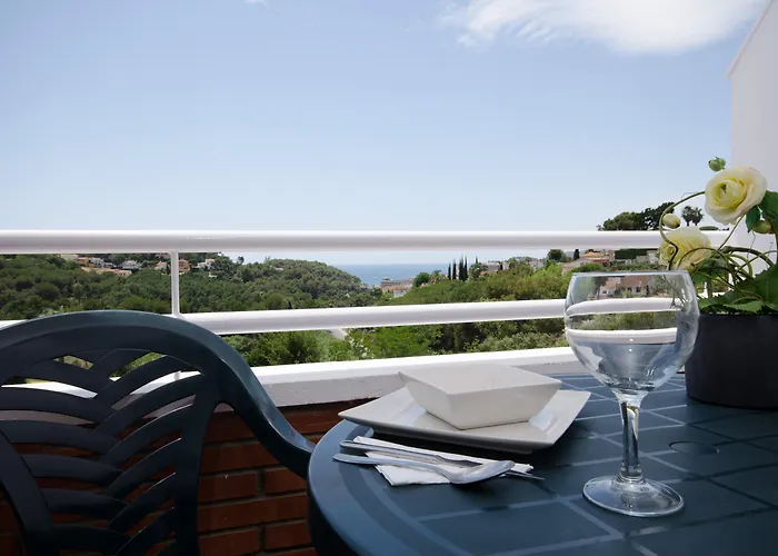 Lloret de Mar hotels near Modernist Cemetery