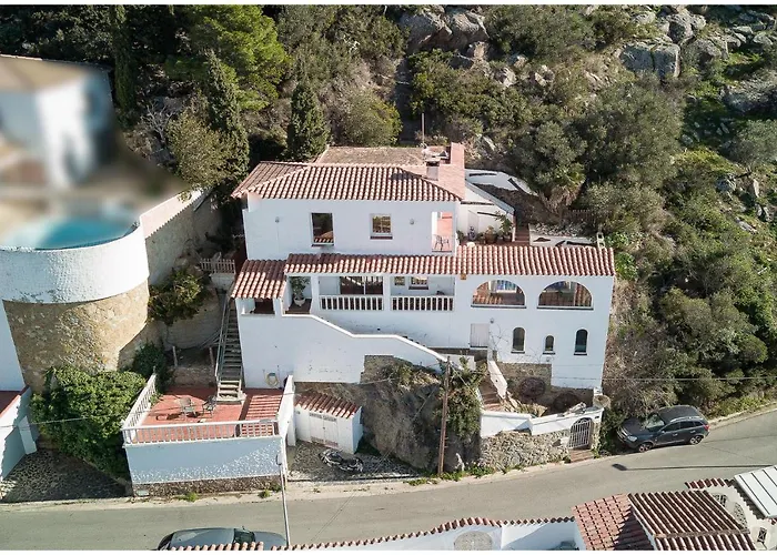 Villa Antoni Canals - Barneda Premium Villas Roses met een Zwembad
