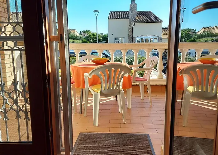 Holiday Home In Catalonia Near Beach Sant Pere Pescador