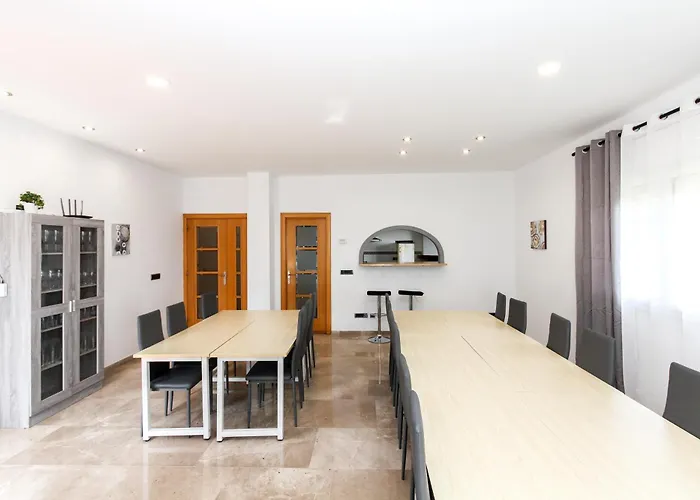 Villa Serena Lloret de Mar mit Pool