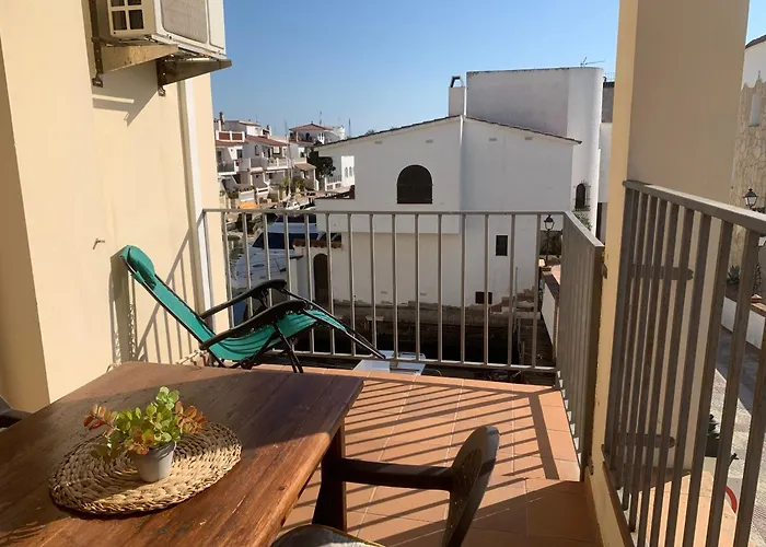 Waterside Apartment - Two Bedroom Empuriabrava