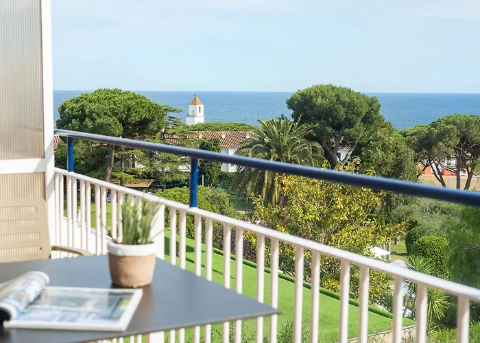 Calella De Palafrugell hotels near Castell de la Fosca