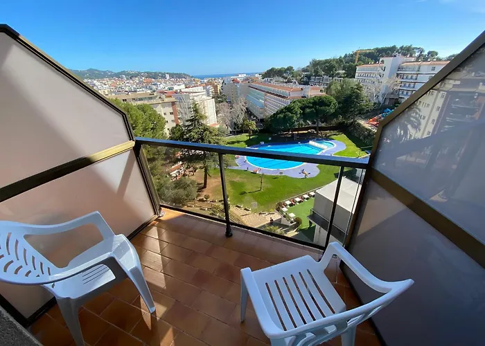 Best Lloret de Mar Hotels For Families With Kids near Santa Clotilde