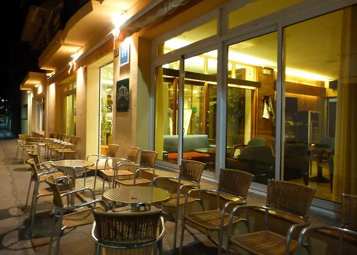 Hostal Rom Familiar Roses