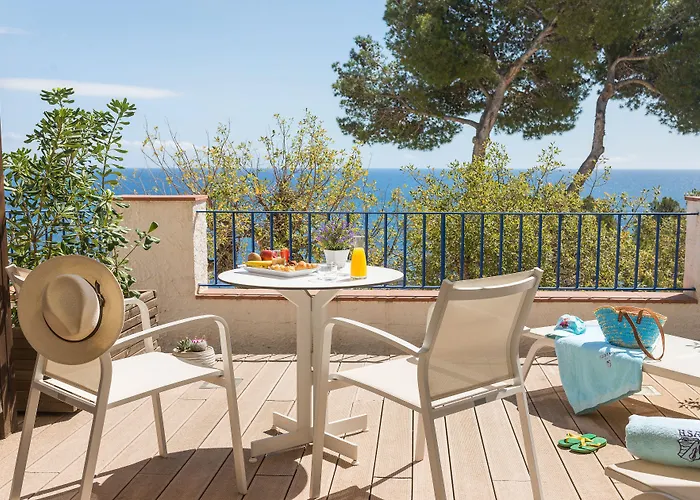 Calella De Palafrugell hotels near Sculpturepark Jardins de Cap Roig