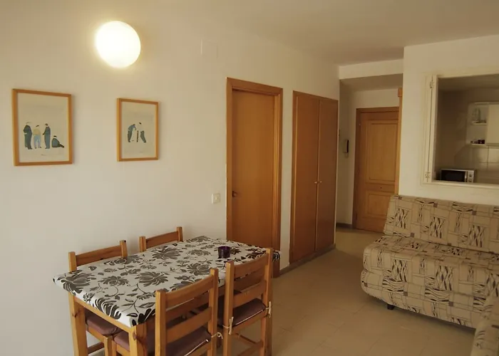 Boutique Ar Lotus Apts. Blanes