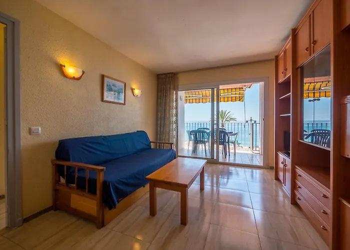 Pet friendly Apartaments Ar Easy Borodin Lloret de Mar
