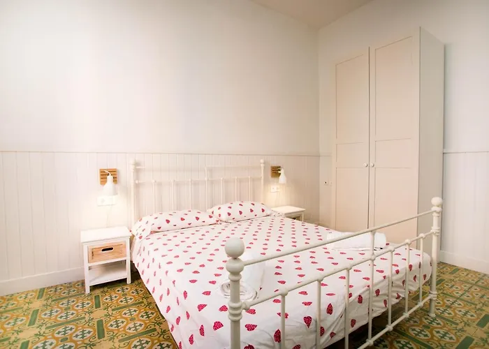 Moll House, The Hostel Palamós