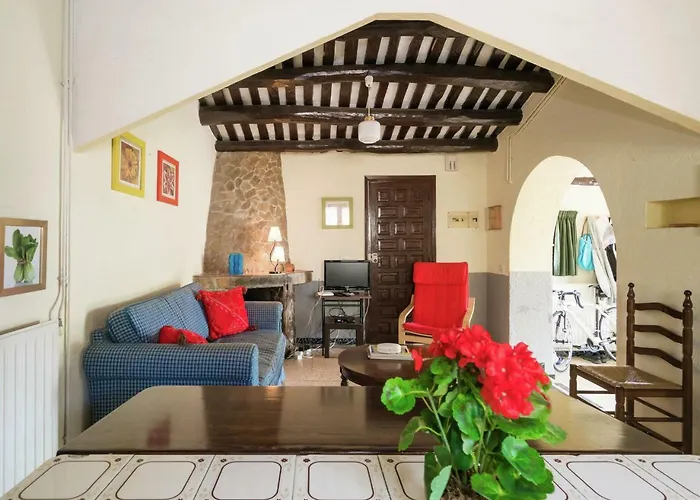 Huisdiervriedelijke A Picturesque Wine House Now Refurbished Into Home In Lloret De Mar