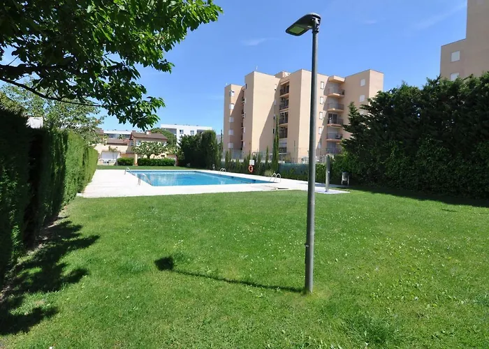Rnet - Port Estrella - 18 Roses Costa Brava Villa with Pool